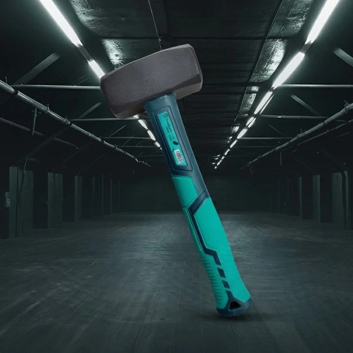 Heavy duty stoning hammer for construction and masonry work